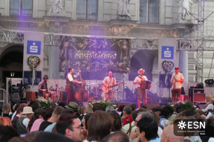 WhatsApp Image 2025-11-12 at 17.33.42 (3)